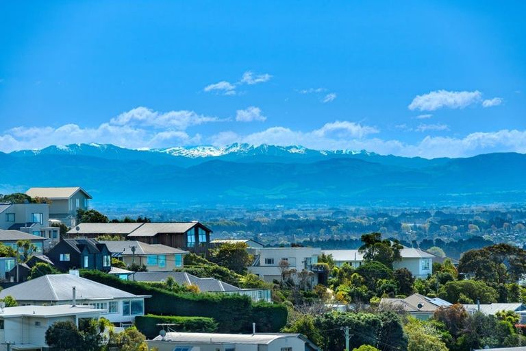 Photo of property in 11 Toledo Place, Mount Pleasant, Christchurch, 8081