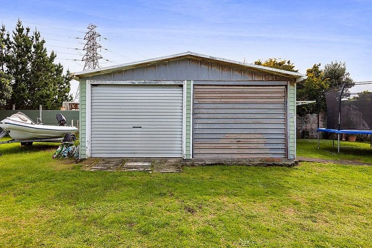 Photo of property in 31 Paritutu Road, Spotswood, New Plymouth, 4310