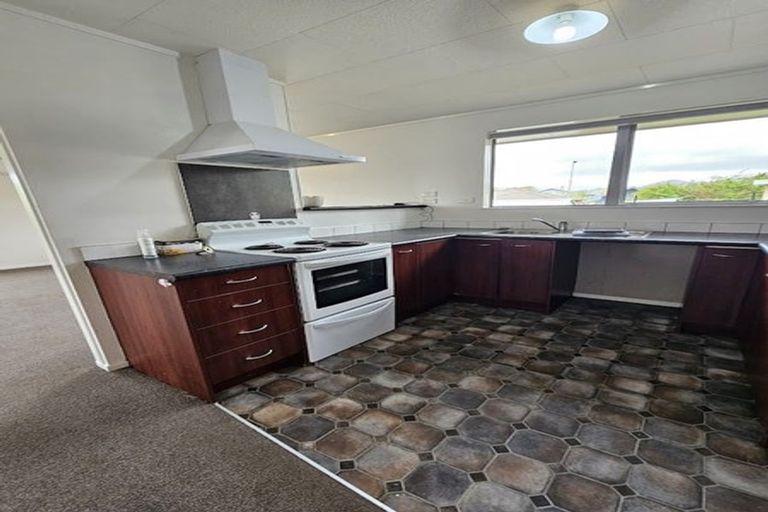 Photo of property in 71 Queenwood Road, Levin, 5510