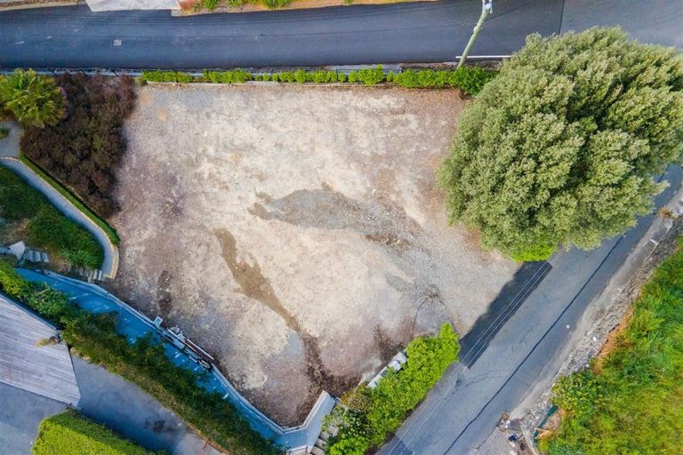 Photo of property in 2/4 The Brae, Mount Pleasant, Christchurch, 8081