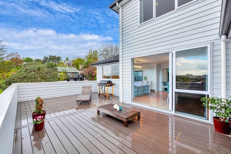 Photo of property in 68 Exmouth Road, Northcote, Auckland, 0627