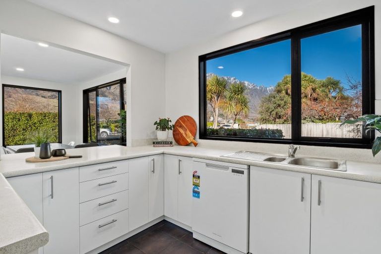 Photo of property in 2 Magnolia Place, Frankton, Queenstown, 9300