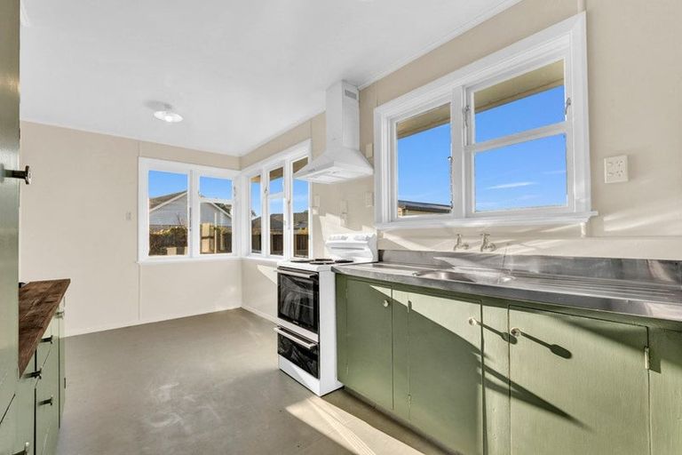 Photo of property in 32 Carisbrooke Street, Aranui, Christchurch, 8061