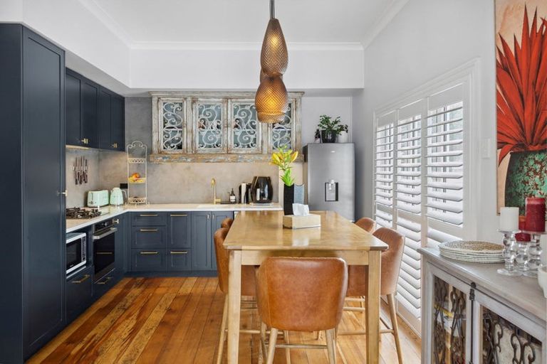 Photo of property in 36 Belt Road, Moturoa, New Plymouth, 4310