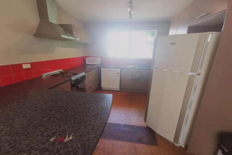 Photo of property in 6a Auburn Avenue, Upper Riccarton, Christchurch, 8041