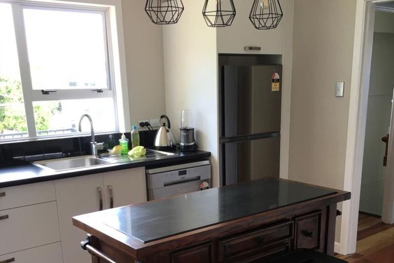 Photo of property in 27 Trafalgar Street, Westown, New Plymouth, 4310