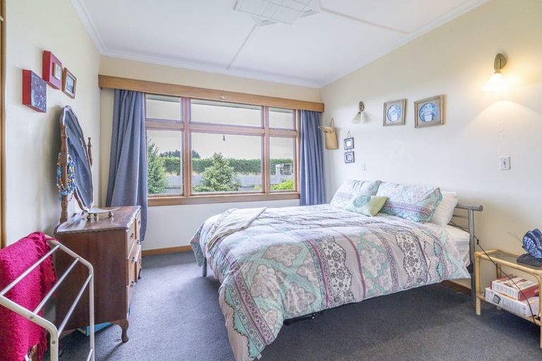 Photo of property in 1048 Lochiel-branxholme Road, Branxholme, Invercargill, 9874
