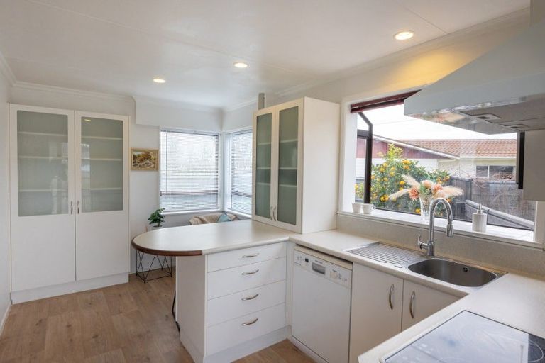 Photo of property in 17b Cecil Place, Cloverlea, Palmerston North, 4412