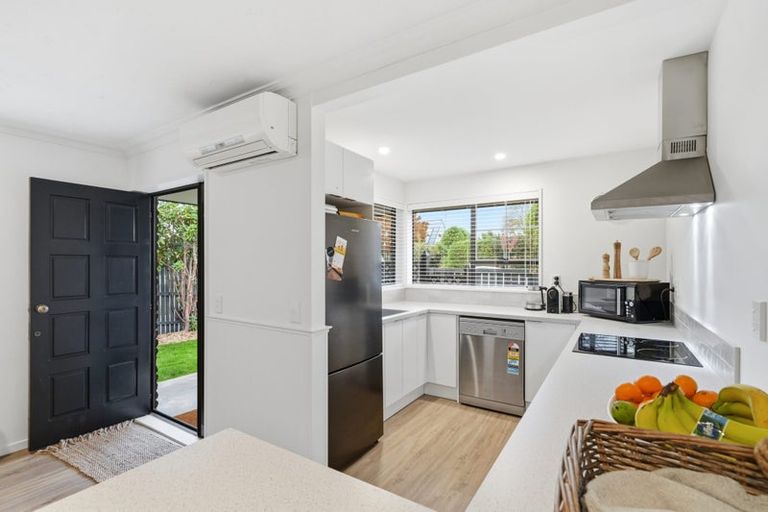 Photo of property in 1/54 Aorangi Road, Bryndwr, Christchurch, 8053