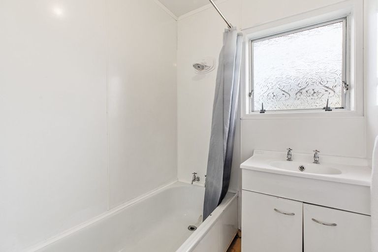 Photo of property in 387 Mahia Road, Weymouth, Auckland, 2103