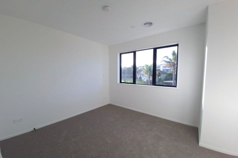 Photo of property in 2b Taratoa Street, Point England, Auckland, 1072