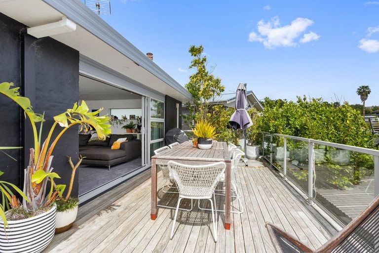 Photo of property in 1 John Dee Crescent, Red Beach, 0932