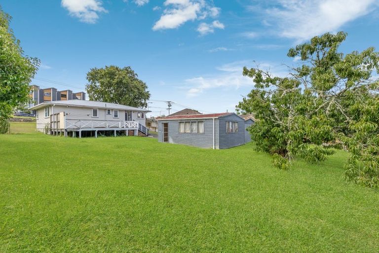 Photo of property in 7 Newington Road, Henderson, Auckland, 0612