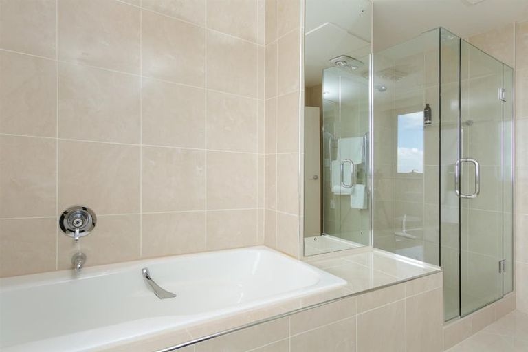 Photo of property in Shangri La Apartments, 5/97 Jervois Road, Herne Bay, Auckland, 1011
