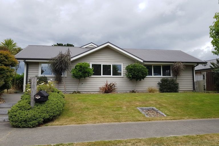 Photo of property in 17 Blackadder Road, Pegasus, 7612