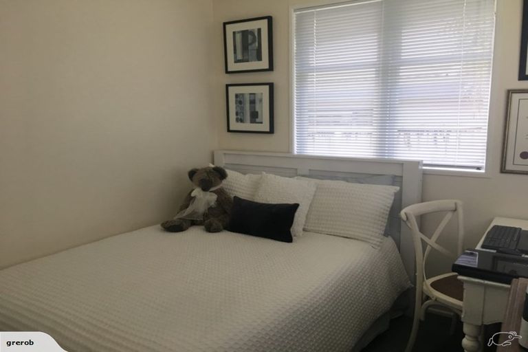 Photo of property in 1/156 Nile Road, Milford, Auckland, 0620