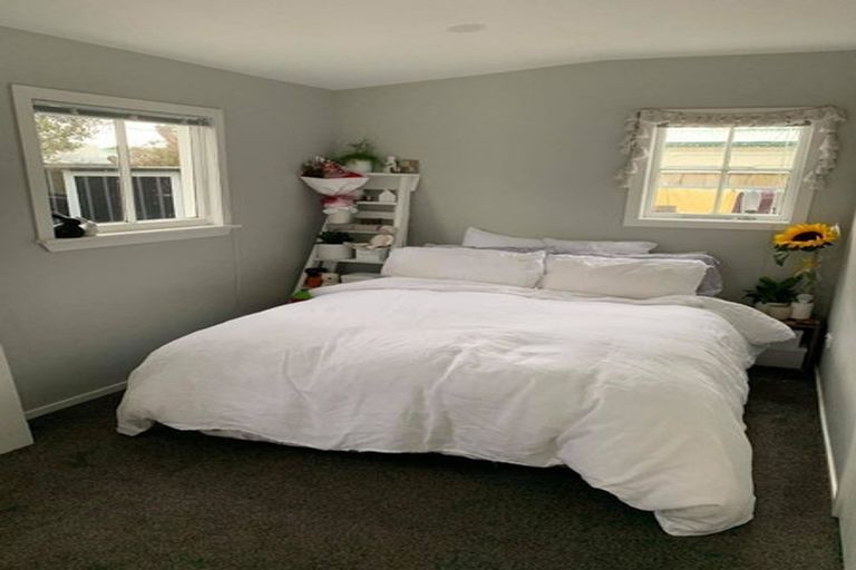 Photo of property in 239 Ruahine Street, Roslyn, Palmerston North, 4414