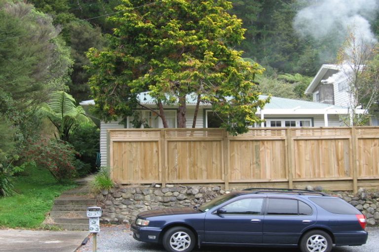 Photo of property in 20 Elmslie Road, Pinehaven, Upper Hutt, 5019