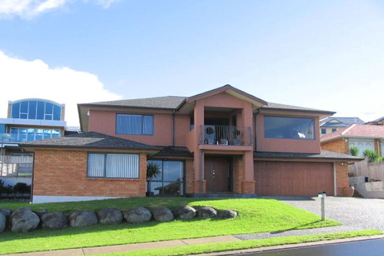 Photo of property in 96 Grovenor Drive, Orewa, 0931