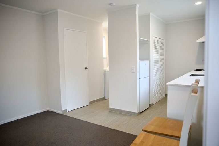 Photo of property in 1a Kiwi Esplanade, Mangere Bridge, Auckland, 2022