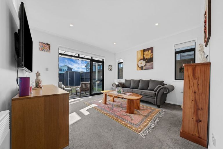 Photo of property in 12 Hoiho Road, Pukekohe, 2120