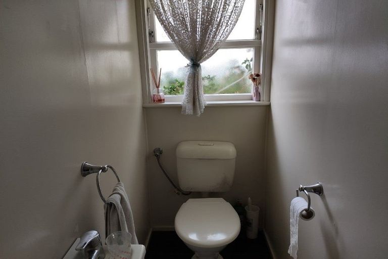 Photo of property in 27 Morton Avenue, Forrest Hill, Auckland, 0620