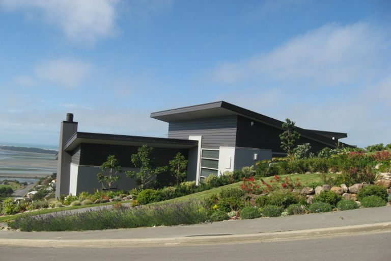 Photo of property in 14 Omeo Crescent, Redcliffs, Christchurch, 8081