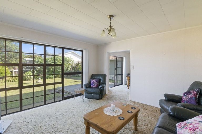 Photo of property in 15b Hadfield Street, Otaki, 5512