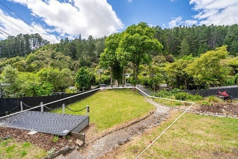 Photo of property in 114a Pinehaven Road, Pinehaven, Upper Hutt, 5019