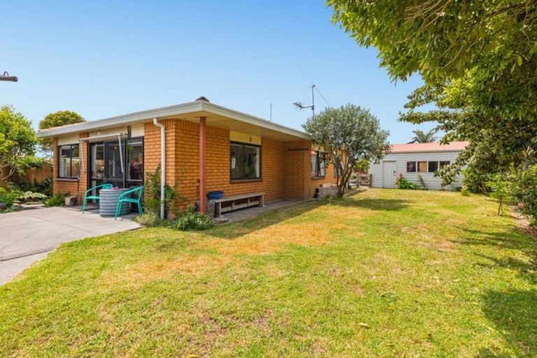 Photo of property in 2/8 Inverell Place, Mount Maunganui, 3116