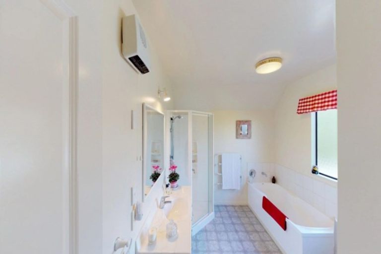 Photo of property in 6 Hillcrest Lane, Levin, 5510