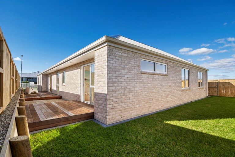 Photo of property in 2 Triplefin Avenue, Omokoroa, 3114