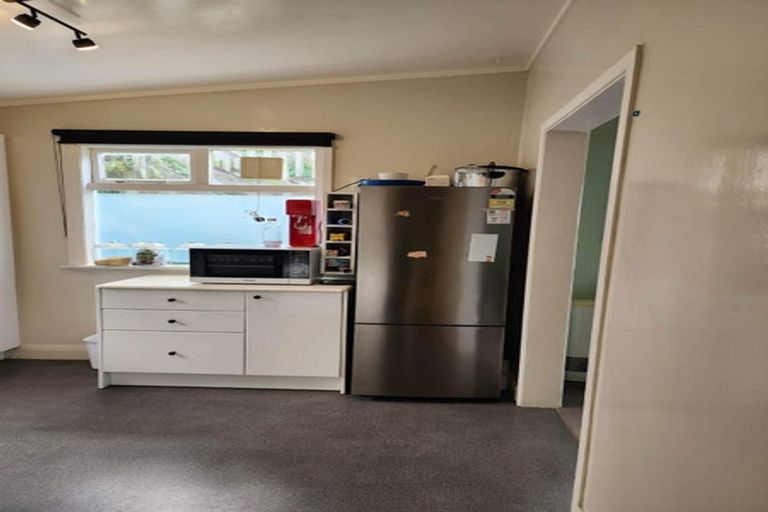 Photo of property in 3-5 Knoll Street, Island Bay, Wellington, 6023