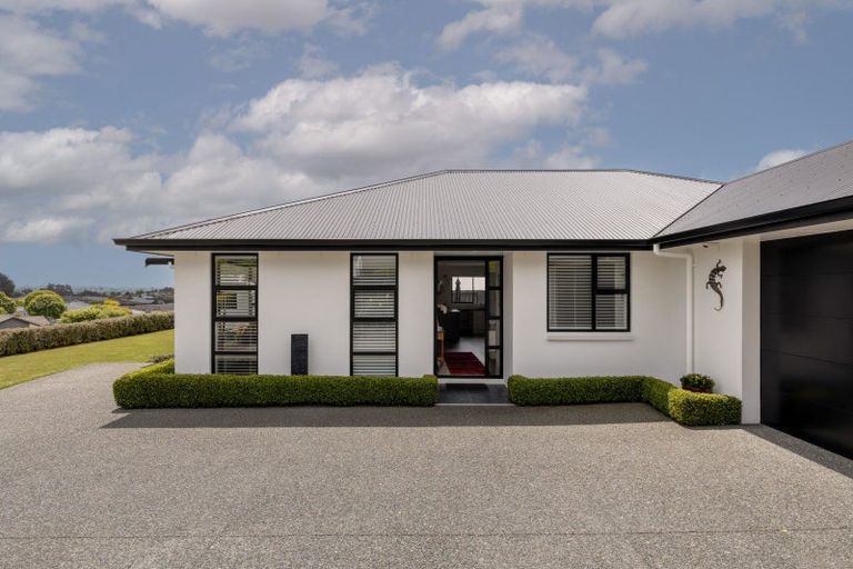 Photo of property in 15 Dayna Avenue, Ohauiti, Tauranga, 3112