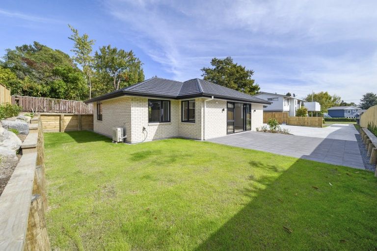 Photo of property in 10b Gradwell Place, Two Mile Bay, Taupo, 3330