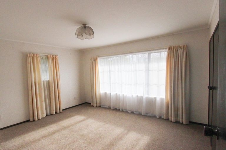 Photo of property in 1/150a Prince Regent Drive, Half Moon Bay, Auckland, 2012