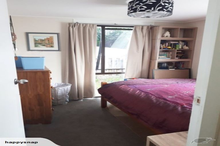 Photo of property in 1/9 Fathom Place, Te Atatu Peninsula, Auckland, 0610