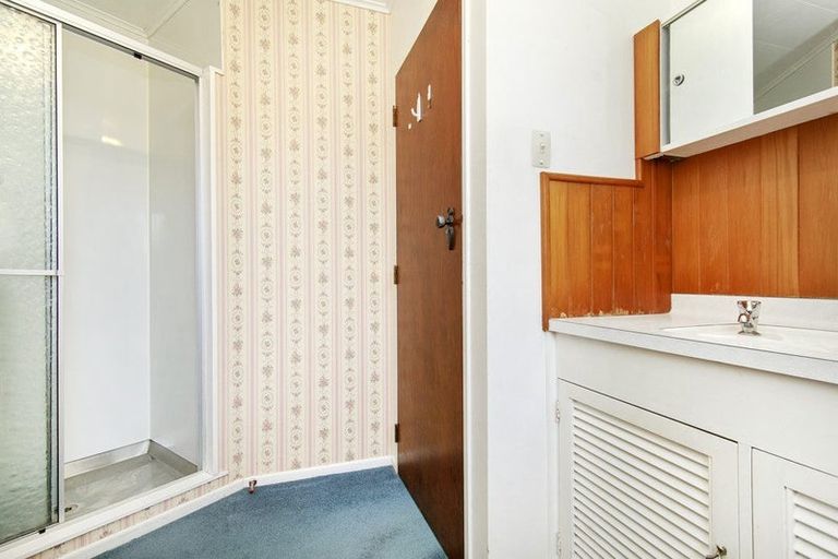 Photo of property in 4 Saint Hildas Glade, Tawa, Wellington, 5028