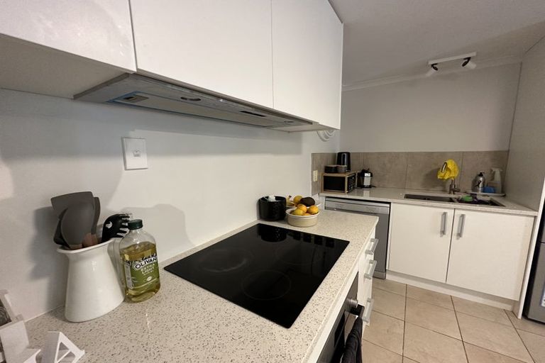 Photo of property in 158 Carlisle Road, Northcross, Auckland, 0632