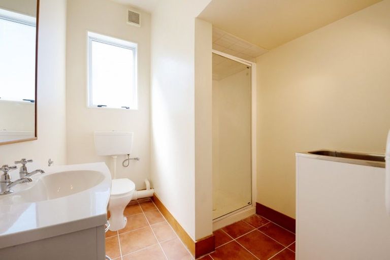 Photo of property in 32 Newport Terrace, Seatoun, Wellington, 6022