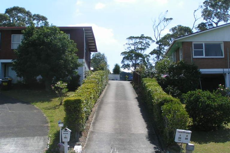 Photo of property in 2/30 Ravenwood Drive, Forrest Hill, Auckland, 0620