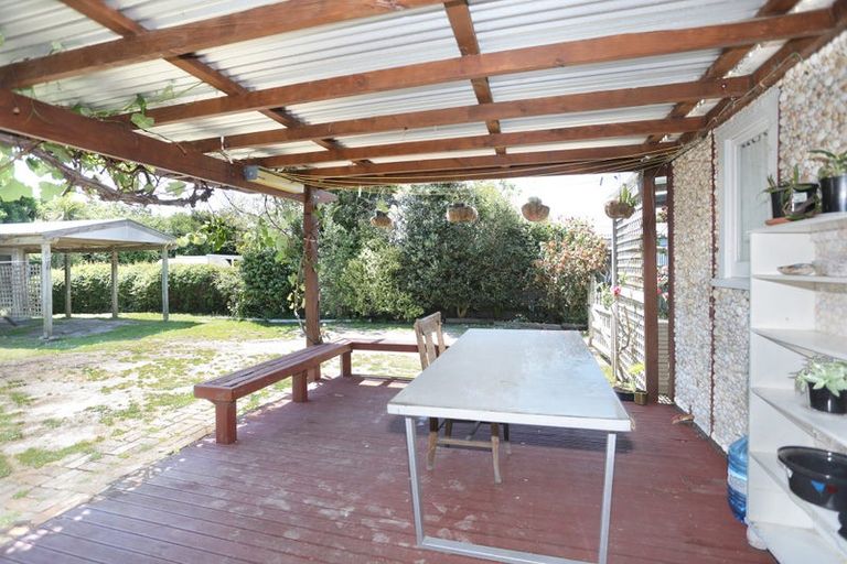 Photo of property in 16 Punga Street, Tangimoana, 4822