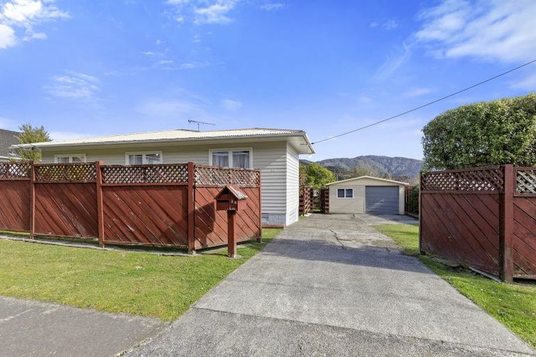 Photo of property in 34 Petrie Street, Wainuiomata, Lower Hutt, 5014