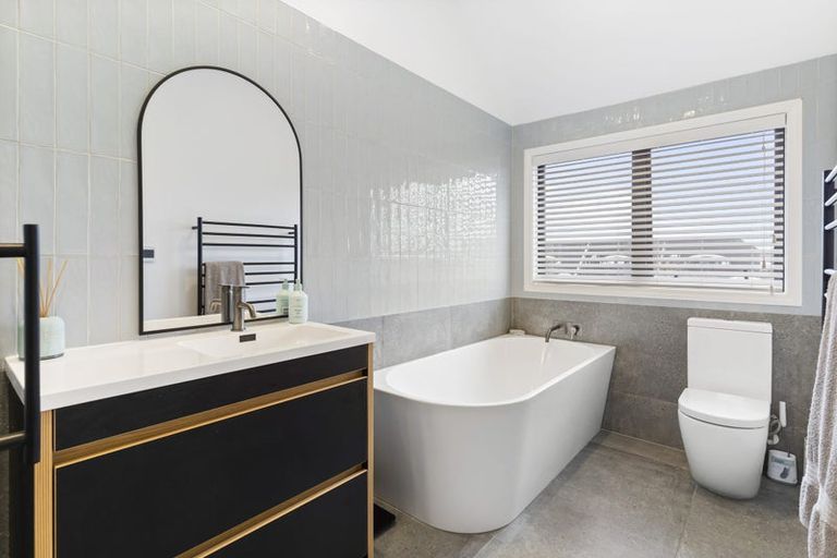 Photo of property in 4 Otahuri Crescent, Greenlane, Auckland, 1051
