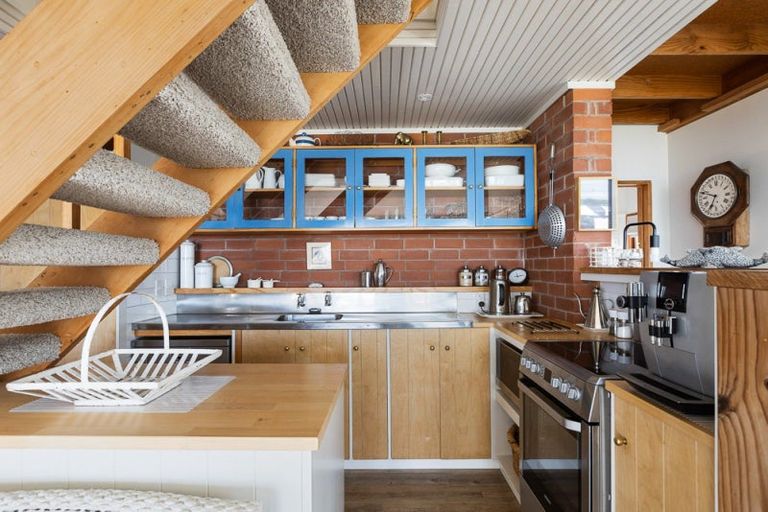 Photo of property in 5 Marine Parade, Orewa, 0931