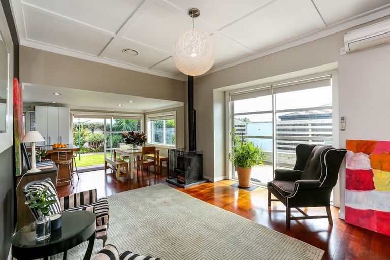 Photo of property in 26 Sackville Street, Fitzroy, New Plymouth, 4312