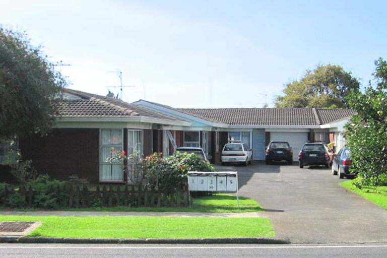 Photo of property in 2/96 Tui Road, Papatoetoe, Auckland, 2025