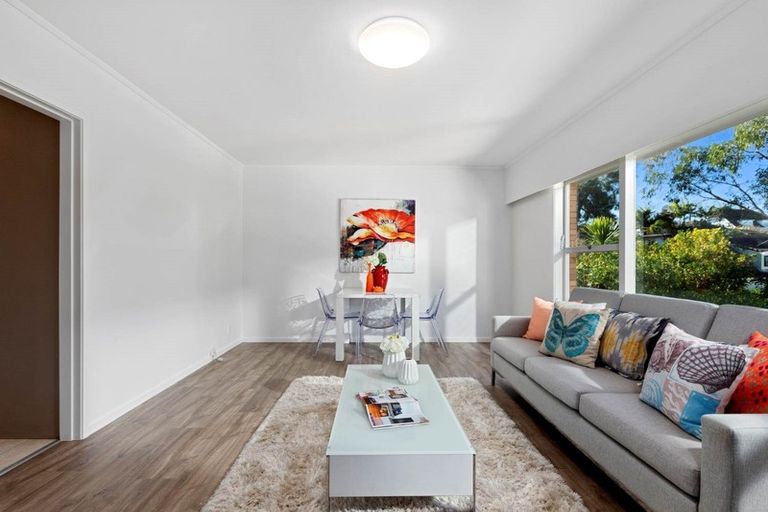 Photo of property in 2/28 Gordon Avenue, Milford, Auckland, 0620