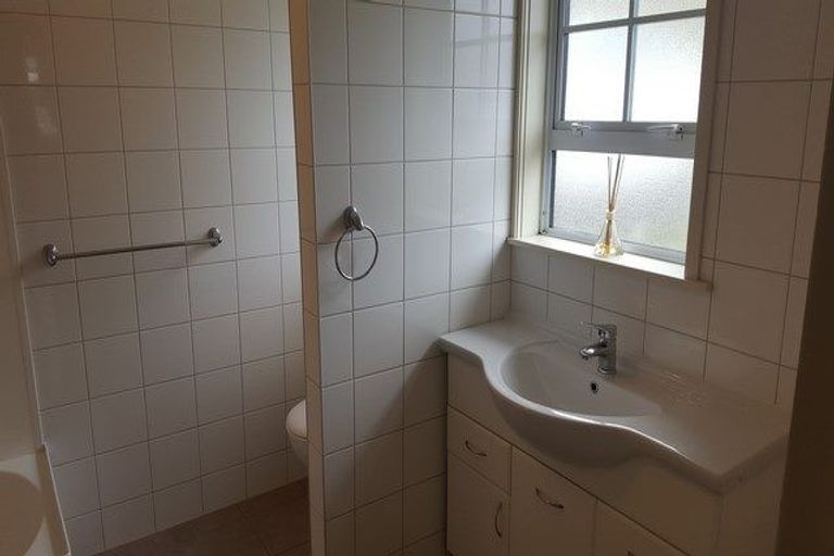 Photo of property in 34 Parklands Drive, Karori, Wellington, 6012