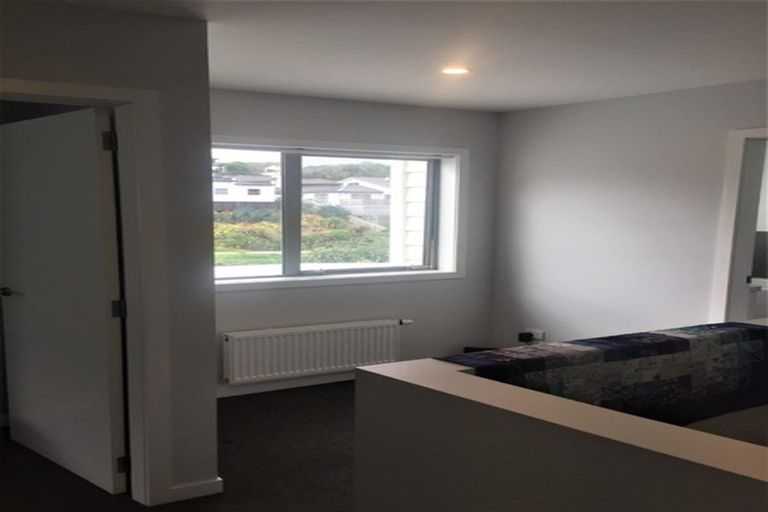 Photo of property in 4 Glide Lane, Whitby, Porirua, 5024